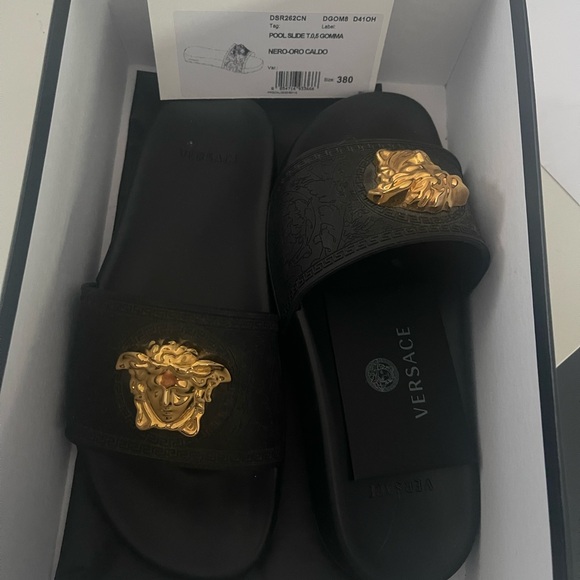 Versace pool slides size 8 - Picture 2 of 3